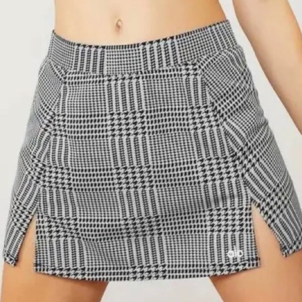 ALO YOGA HOUND TOOTH PRINT TENNIS SKIRT